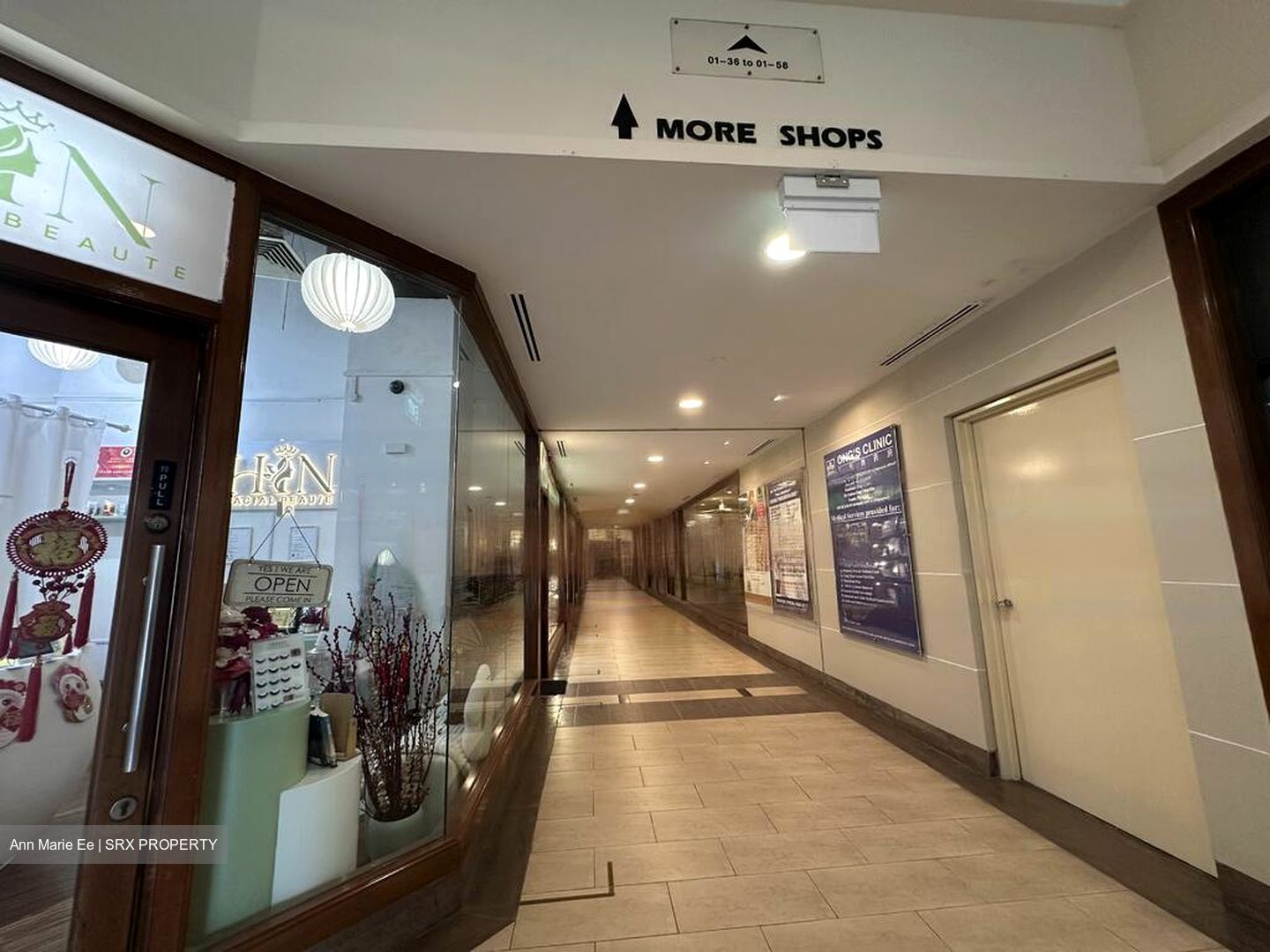 Burlington Square (D7), Retail #451304791
